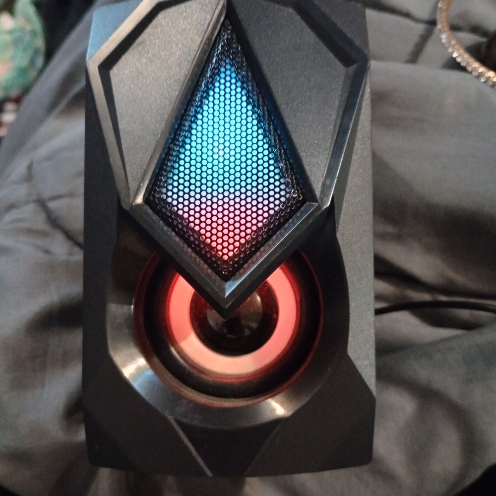 Computer speaker set - Picture 4 of 11